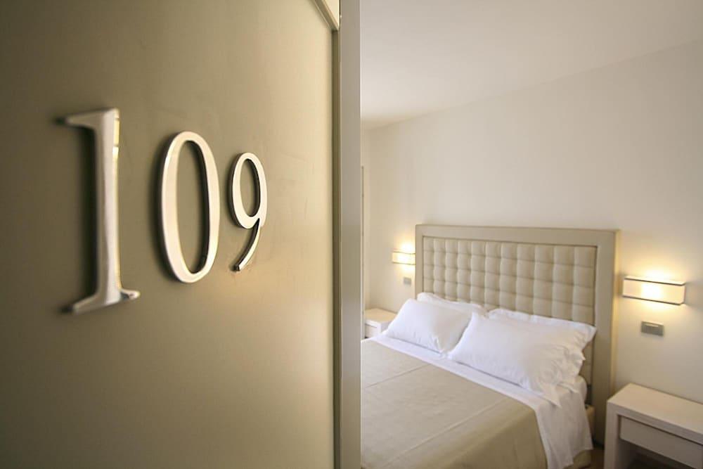 Hotel Alta La Vista มาริน่า เด กาสตาเนโก การ์ดูชี ภายนอก รูปภาพ